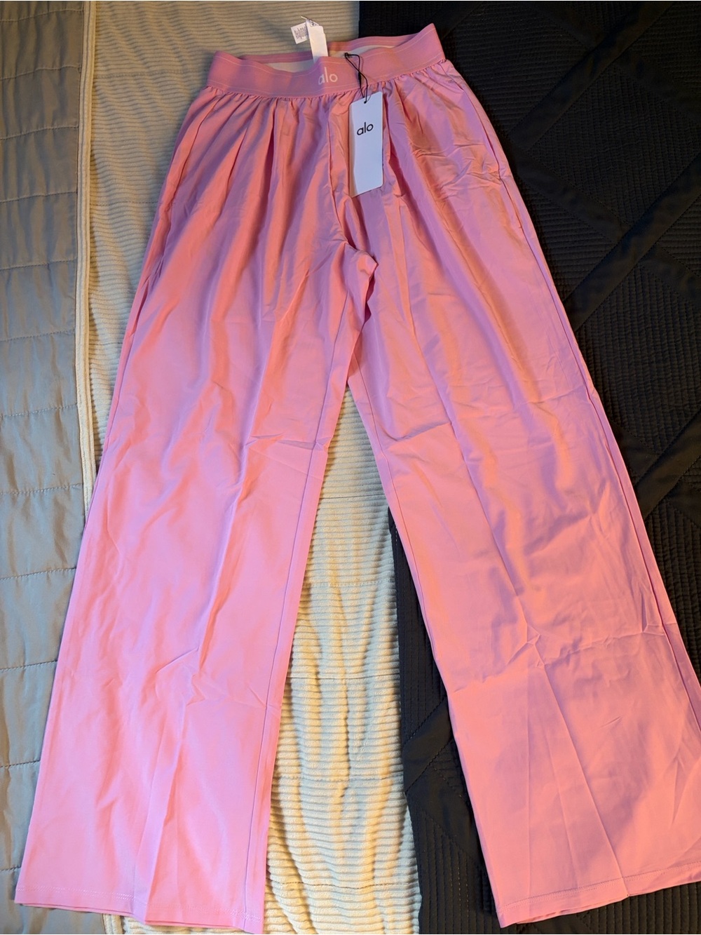 ALO Yoga Kids Pink Wide-Leg Sweatpants